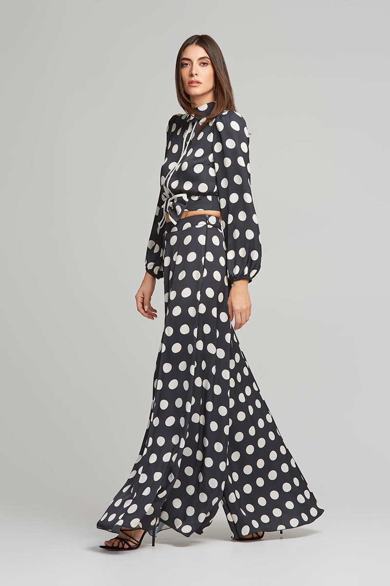 LYNNE ΦΑΡΔΥ ΠΟΥΑ ΣΕ ΙΣΙΑ ΓΡΑΜΜΗ - Image 6