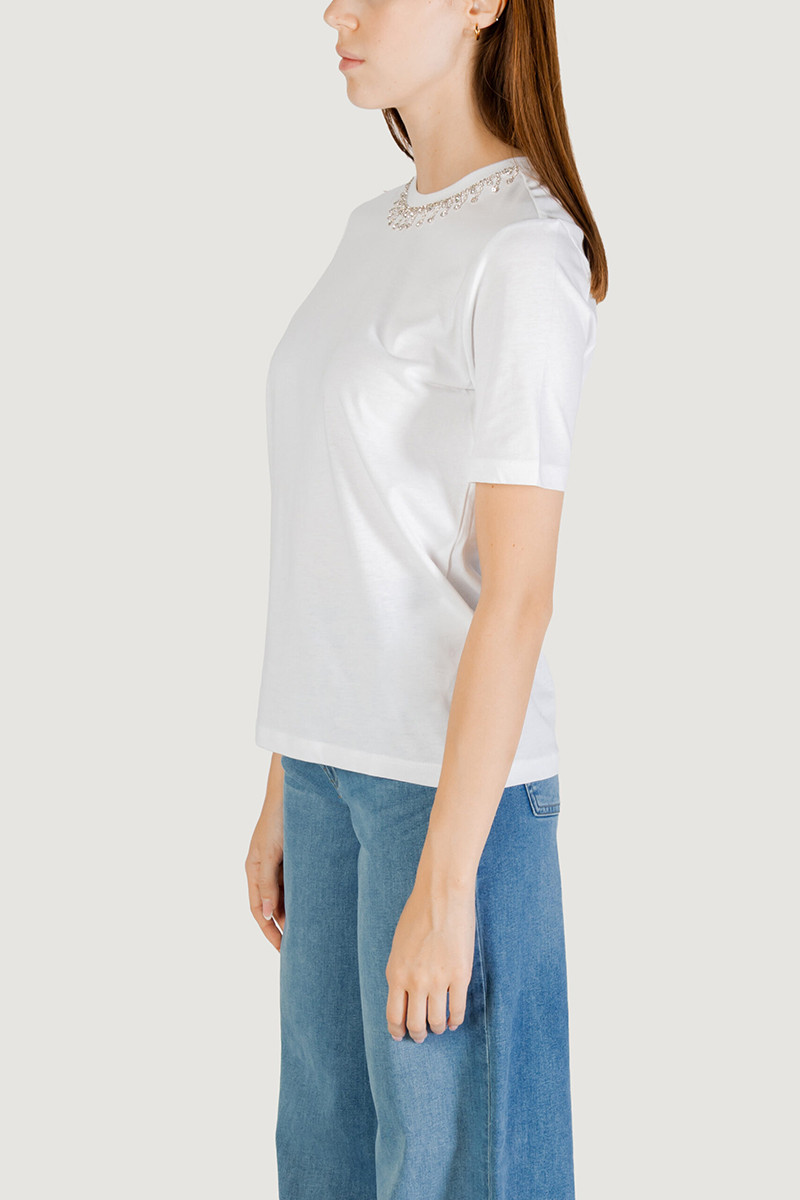 ONLY T-SHIRT ΜΕ ΣΤΡΑΣ ΣΤΗ ΛΑΙΜΟΚΟΨΗ - Image 9